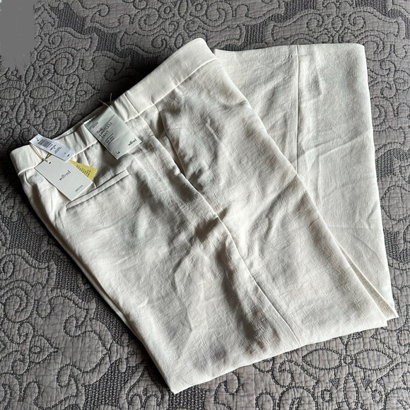 Aritzia Pants - NWT Aritzia Wilfred Limitless full length/wide leg Crepette Pant in Light Birth
